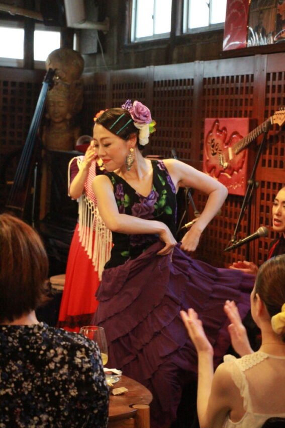 眉・アイラインと陰影のバランスの取り方