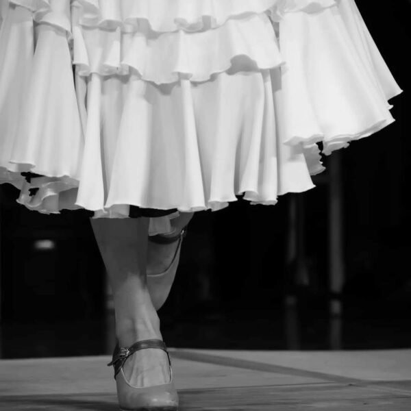 足の裏を感じて立つ